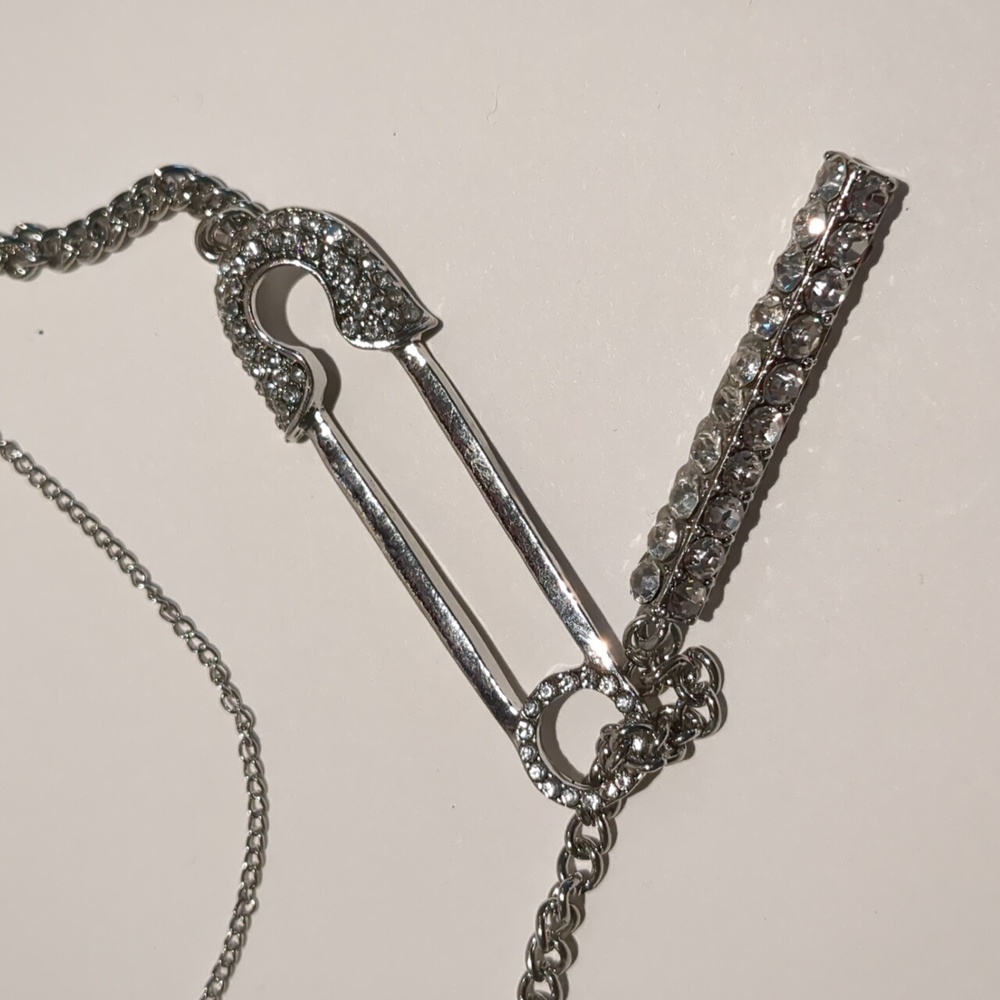 🟣Silver and Crystal Layered Necklaces with Intricate Charm - Picture 8 of 8